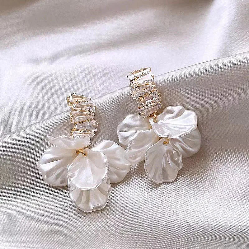 White Shell Flower Earrings