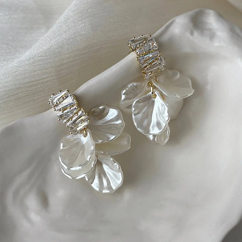 White Shell Flower Earrings