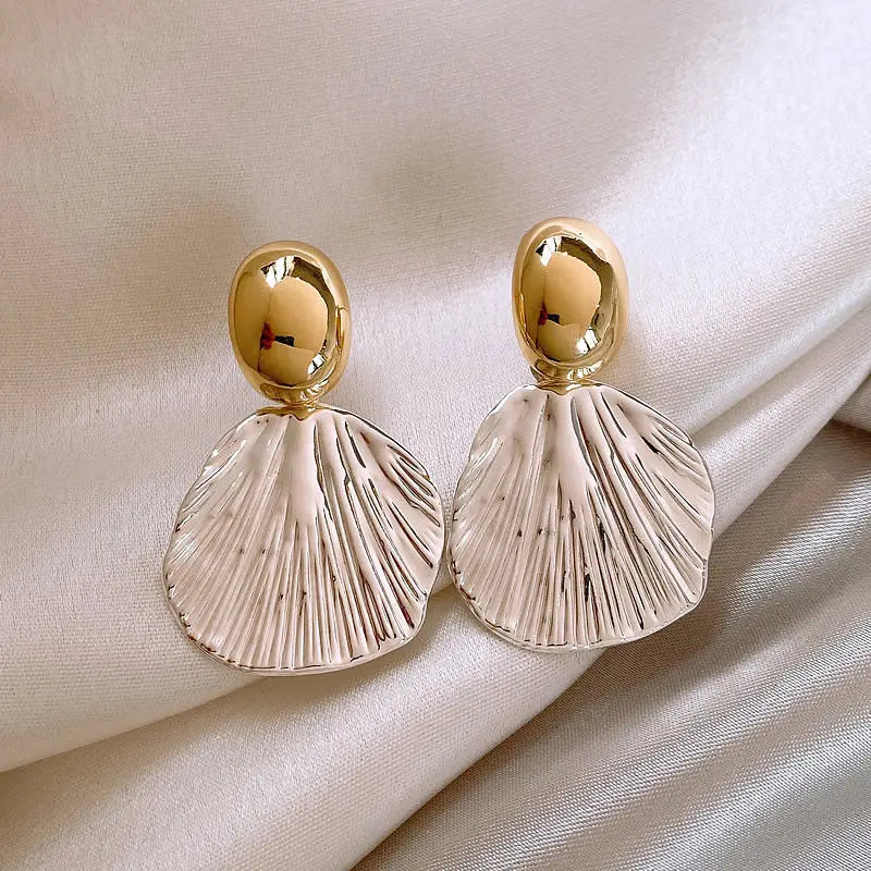 White Shell Flower Earrings