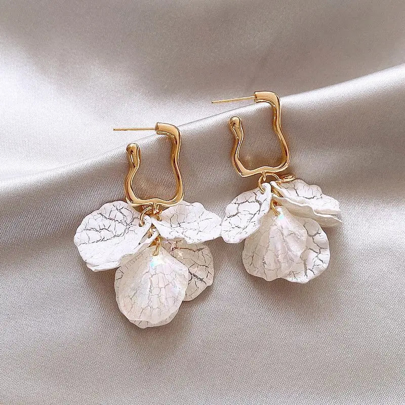 White Shell Flower Earrings