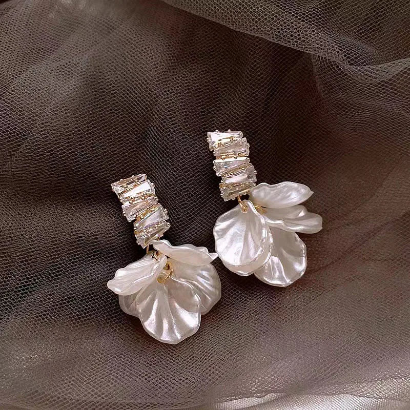 White Shell Flower Earrings