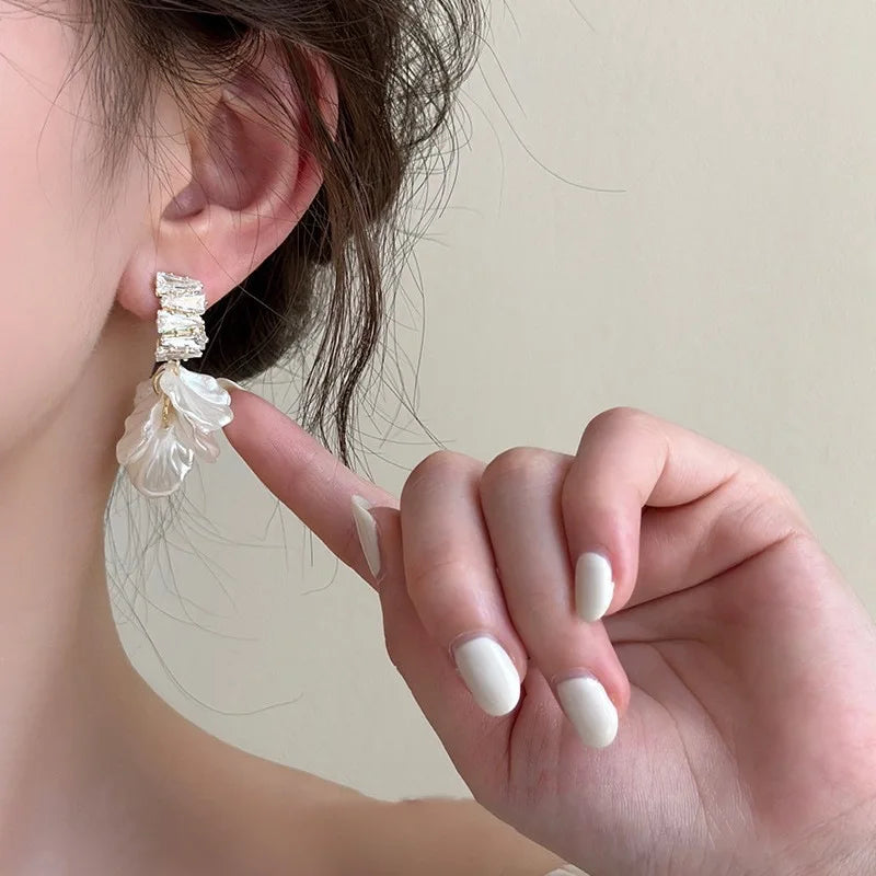 White Shell Flower Earrings